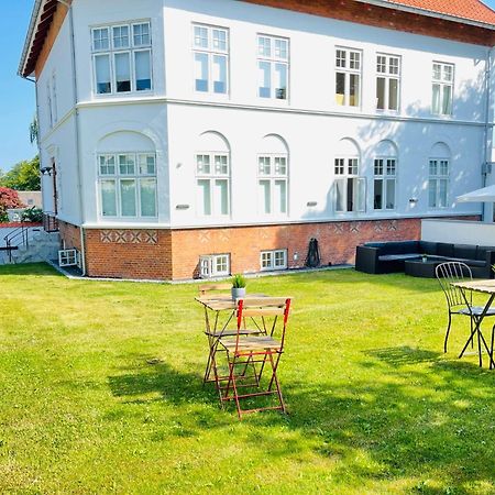 Aday - City Central Mansion - 1 Bedroom Apartment With Garden Aalborg Exterior foto