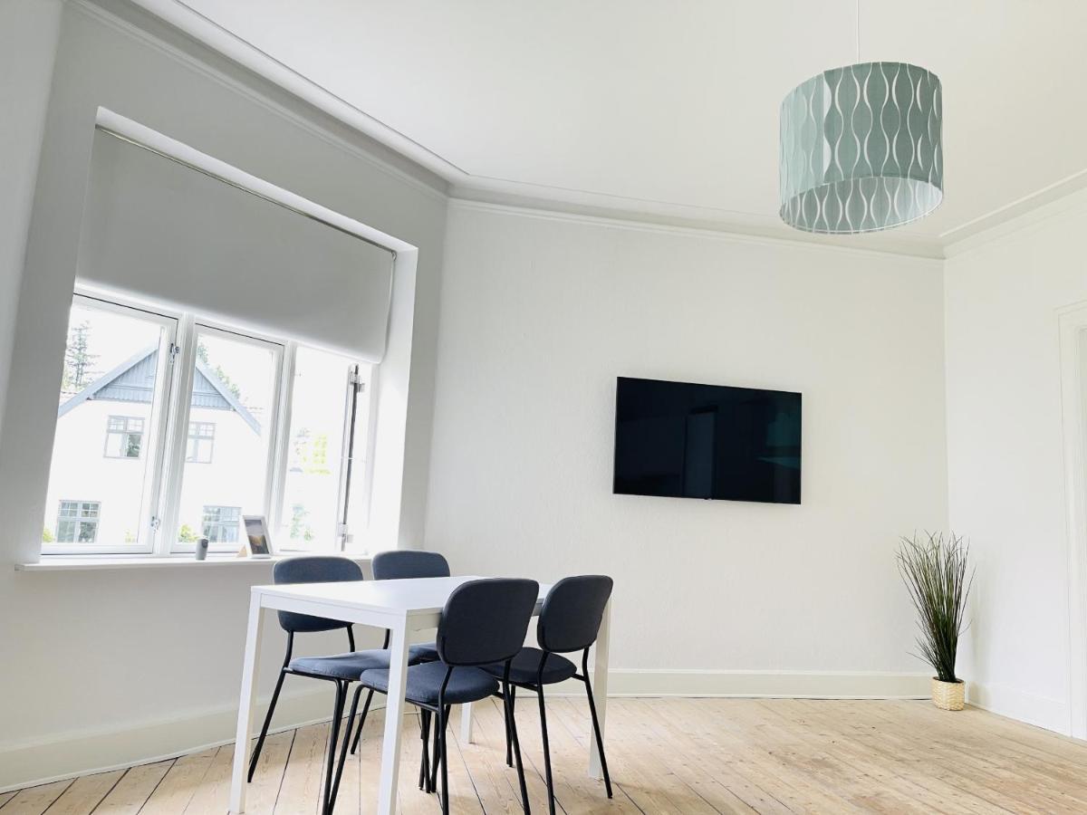 Aday - City Central Mansion - 1 Bedroom Apartment With Garden Aalborg Exterior foto