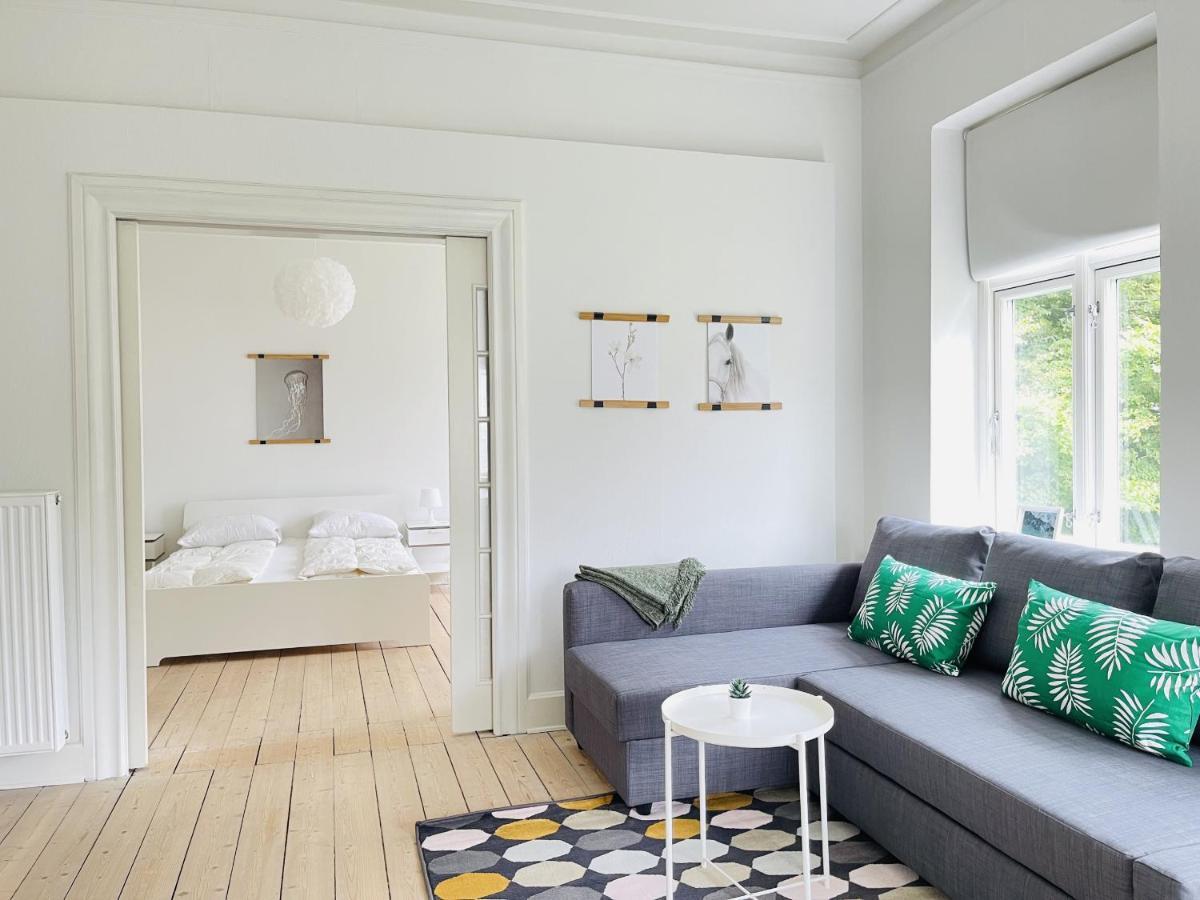 Aday - City Central Mansion - 1 Bedroom Apartment With Garden Aalborg Exterior foto