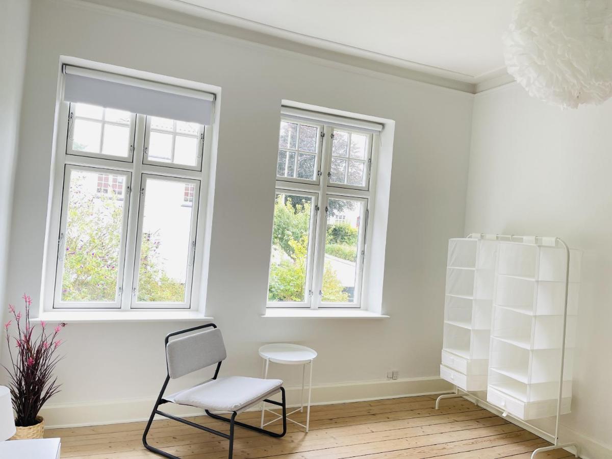 Aday - City Central Mansion - 1 Bedroom Apartment With Garden Aalborg Exterior foto
